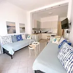 アパート Beachfront Cozy Peraía
