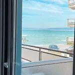 Апартаменты Beachfront Cozy Переа